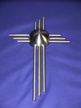 Kreuz mit Halbkugel und drei Stäben