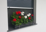 Blumenkastenhalter aus Edelstahl  für  Steinfensterbank    60 cm   / Sturmsichere Fensterbankhalterung